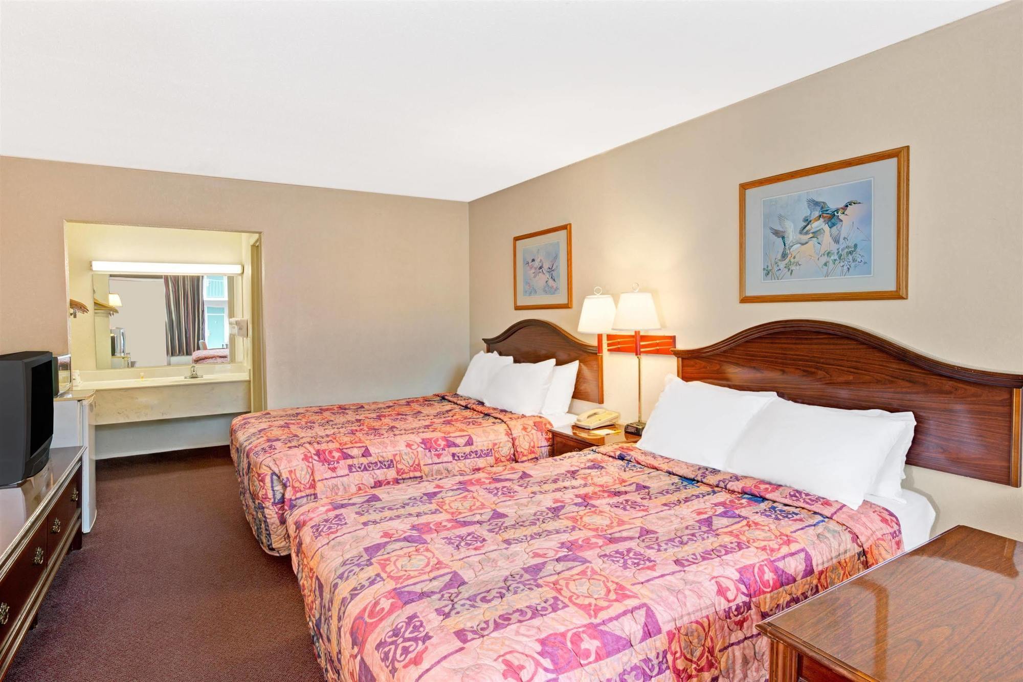 Days Inn By Wyndham Statesville Exterior photo