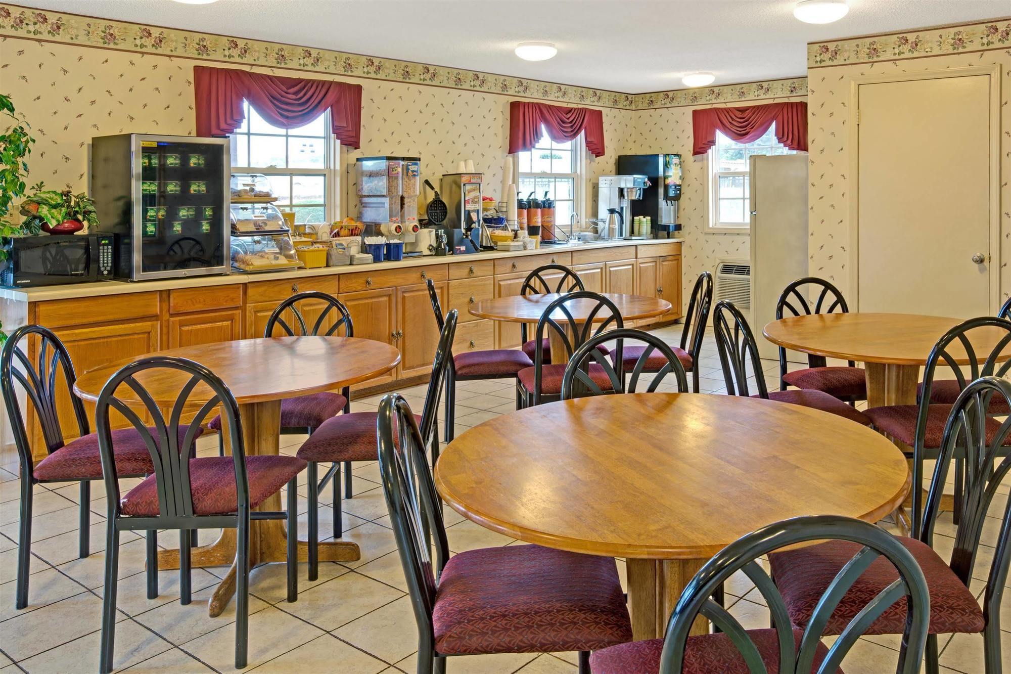 Days Inn By Wyndham Statesville Exterior photo