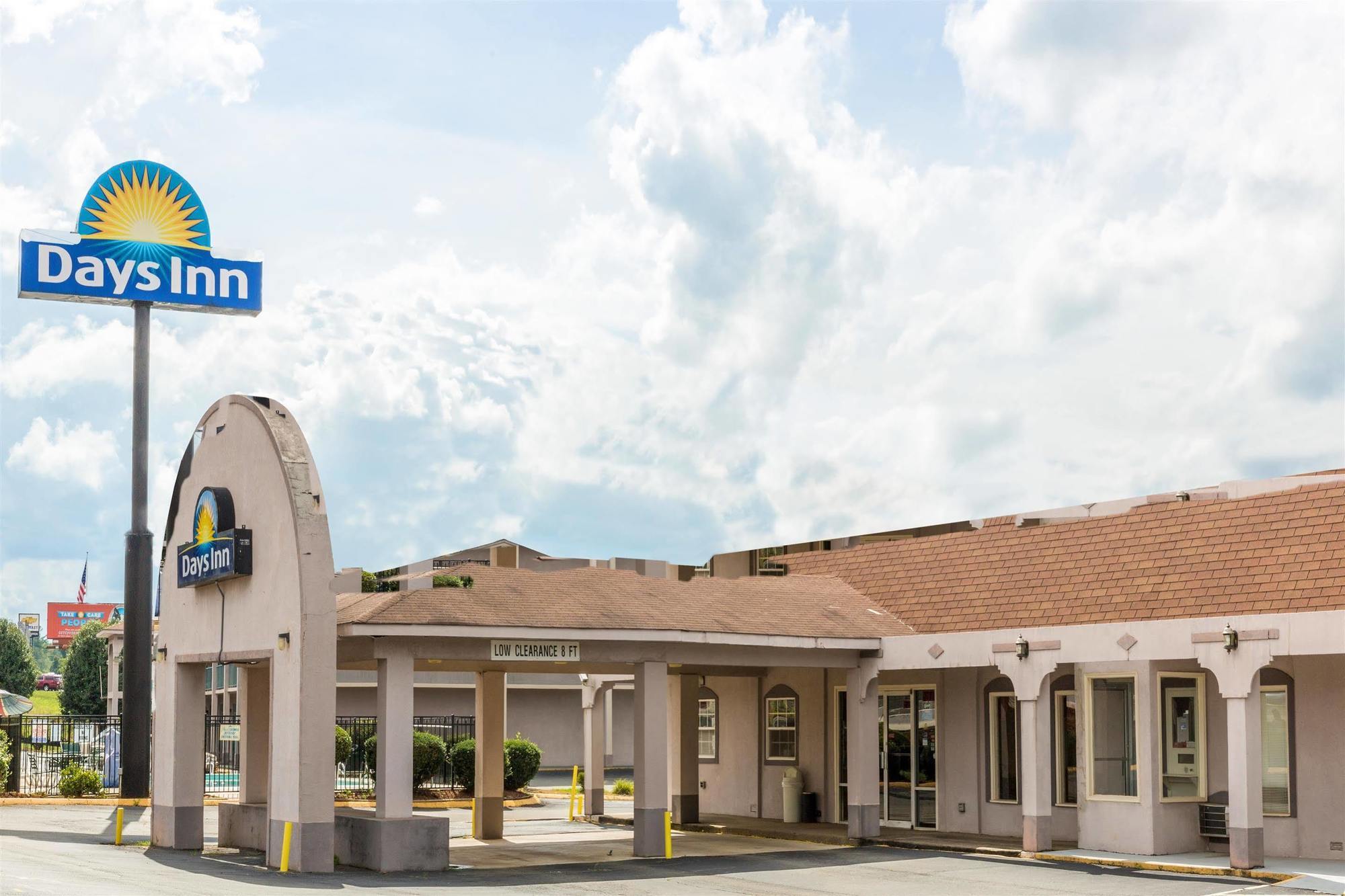 Days Inn By Wyndham Statesville Exterior photo